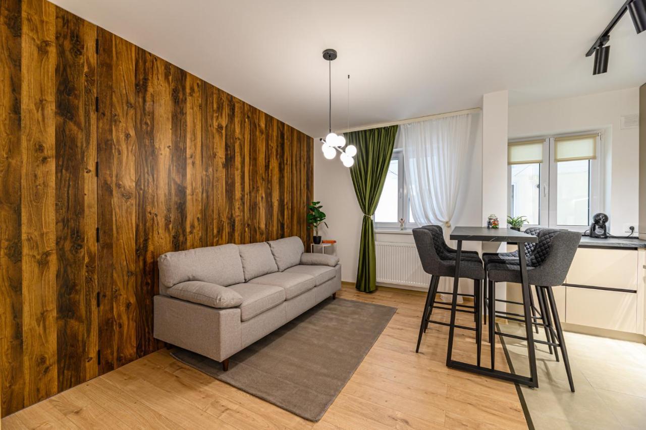 Wood Apartment *